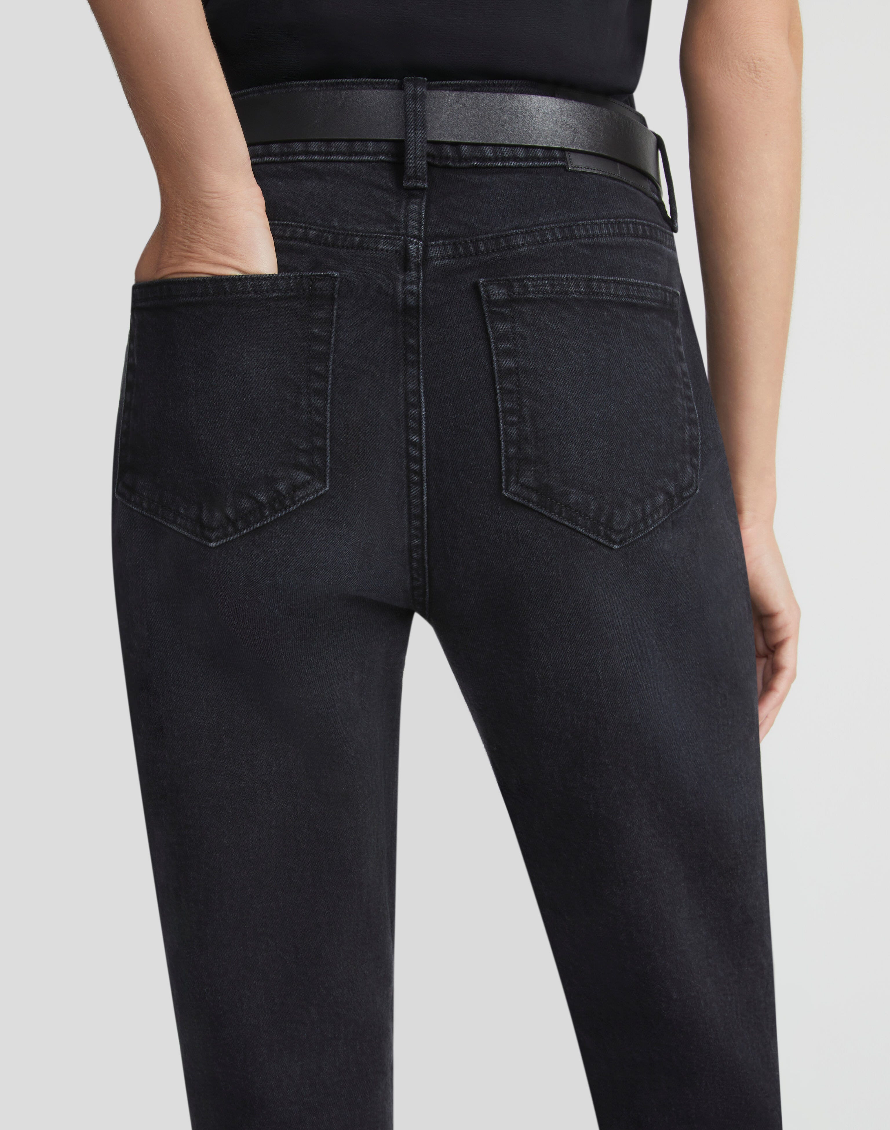 L148 Denim Reeve Straight Jean